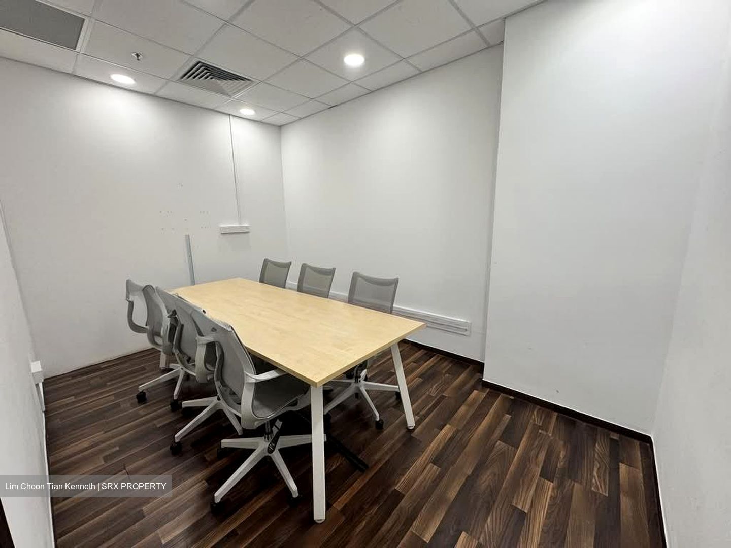 Sbf Center (D1), Office #567798741